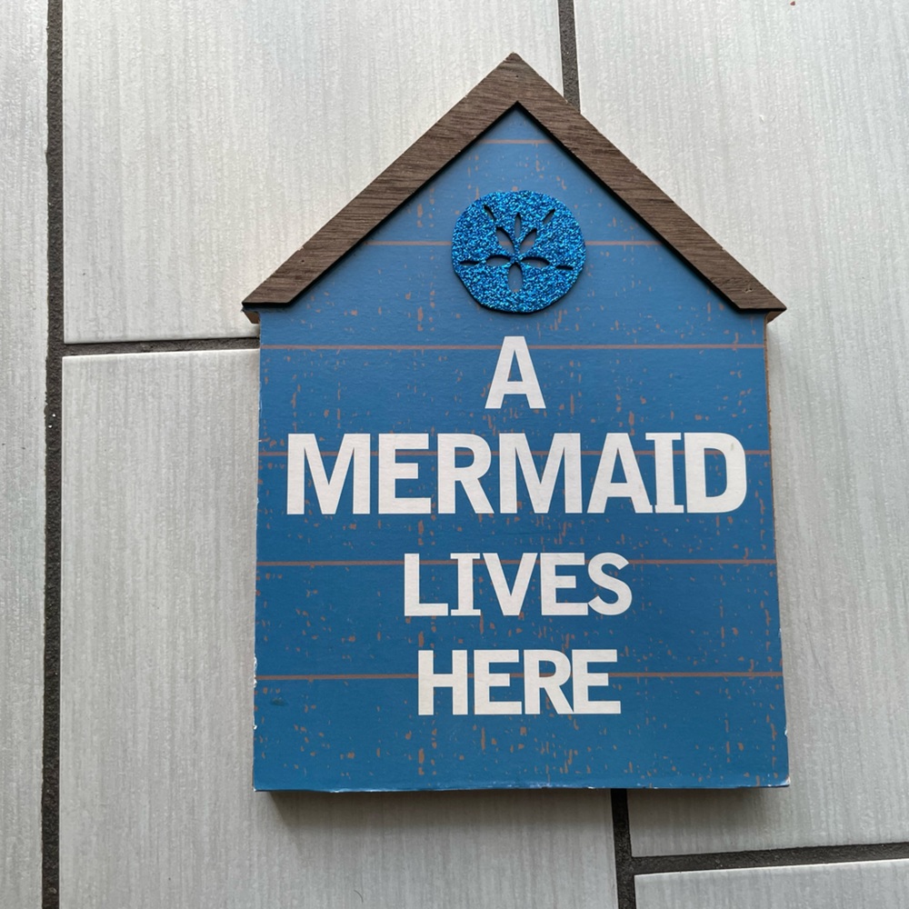 Mermaid lives here sing perfect for closet or office 💜 NWOT